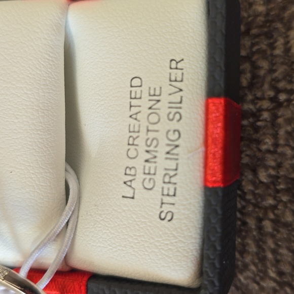 BEAUTIFUL BLUE & WHITE SAPPHIRE LAB CREATED GEMSTONE STERLING SILVER RING SIZE 7 - Picture 9 of 12